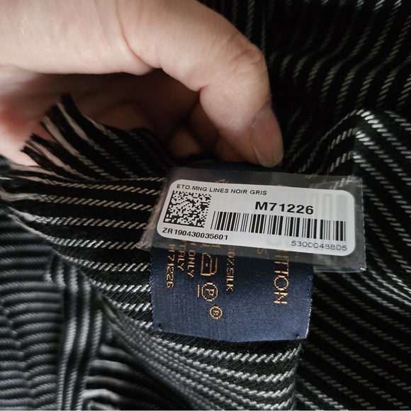 Louis Vuitton wool silk Monogram line black grey scarf M71226 - Picture 1 of 4